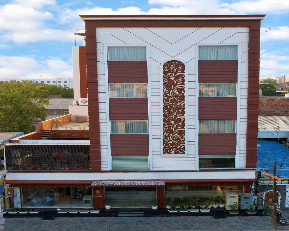 Hotel Classio Royale Amritsar Exterior photo