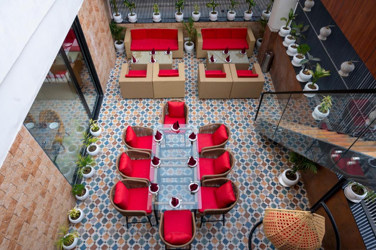 Hotel Classio Royale Amritsar Exterior photo