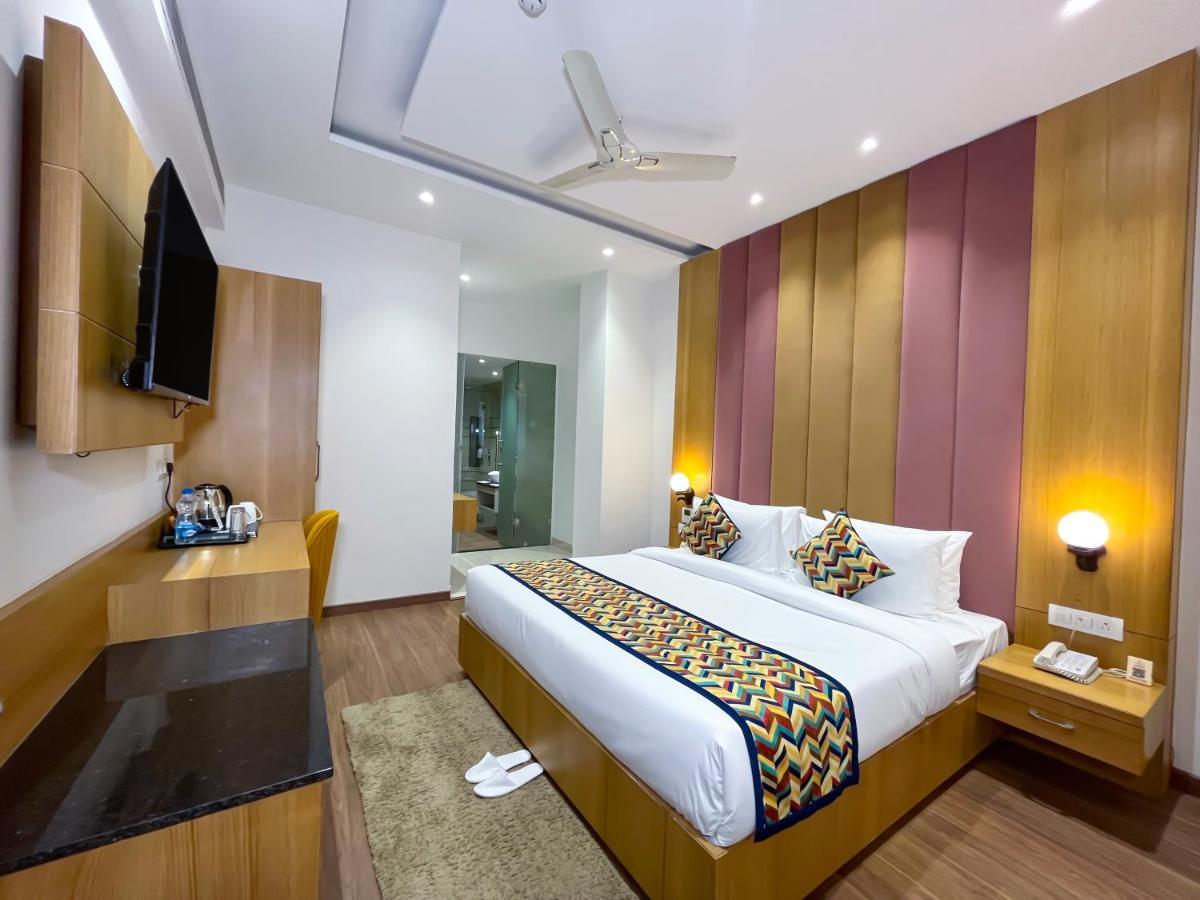 Hotel Classio Royale Amritsar Exterior photo